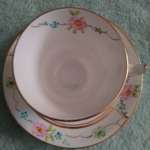 Phoenix Bone China Teacup & Saucer - Picture 3 of 6